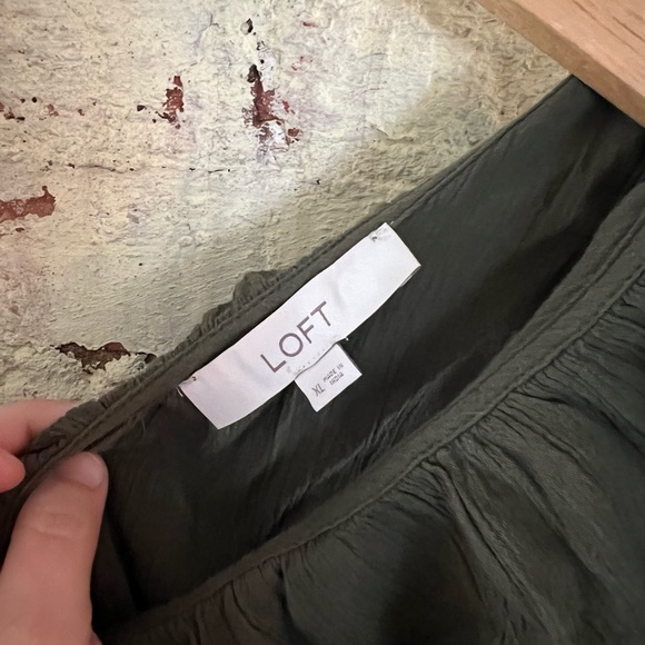 Loft Double V Shell - Picture 2 of 3